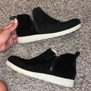 Black fashion sneakers